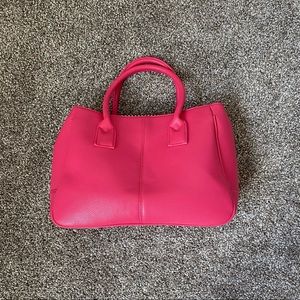 Bright pink Hoxis handbag